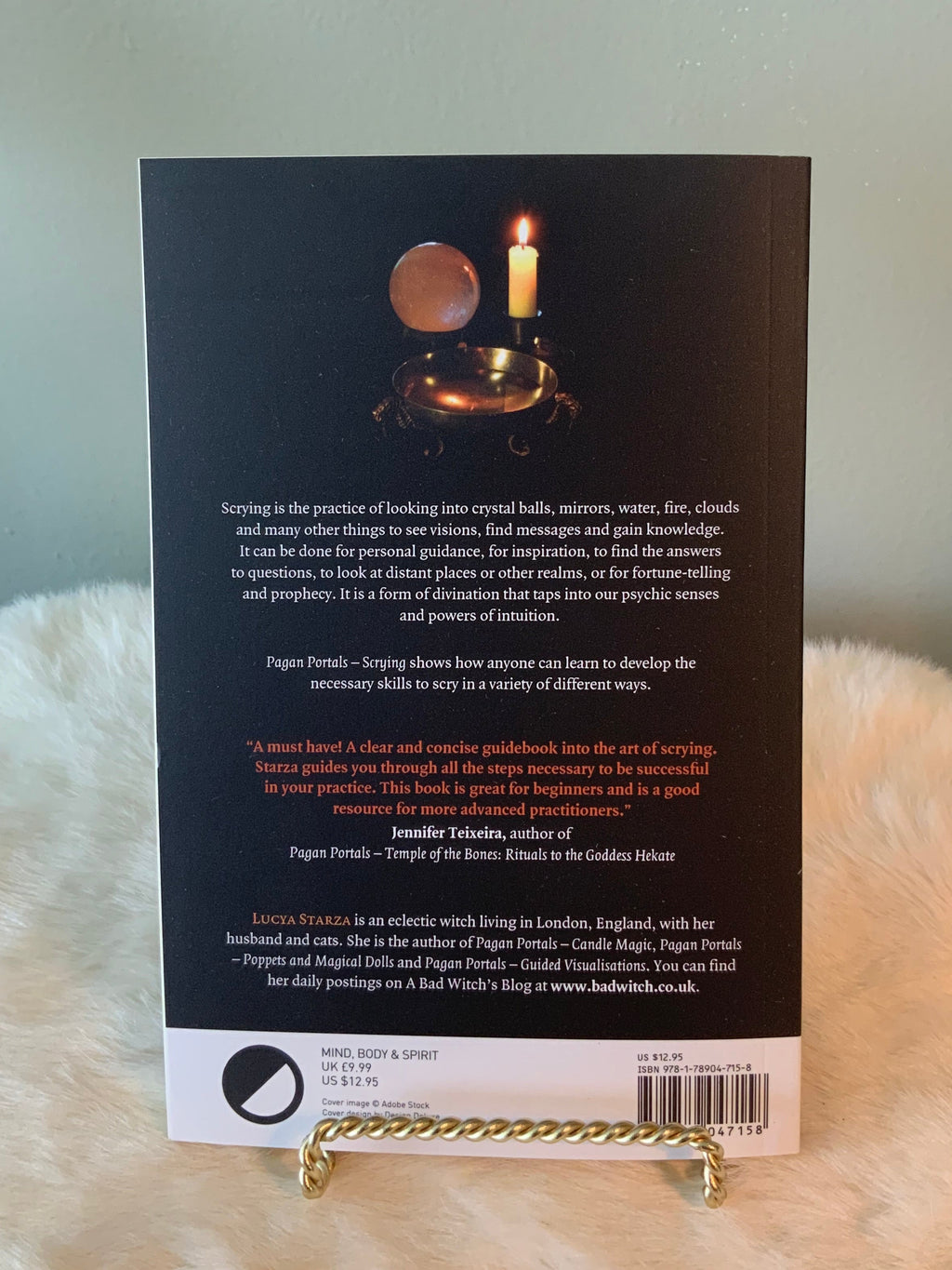 Pagan Portals - Scrying by Lucya Starza
