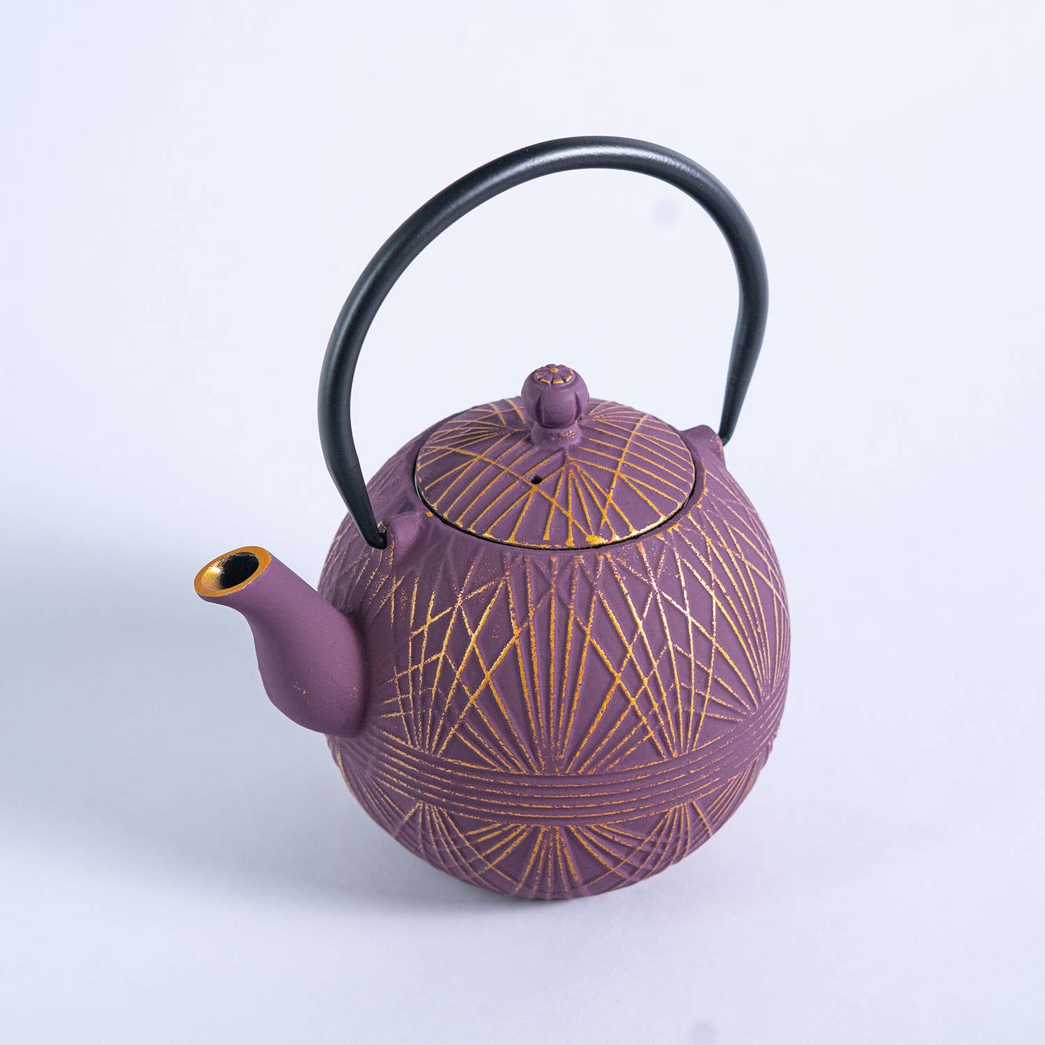 Purple Yarm Design 28oz Cast Iron Tea Pot (1/8)