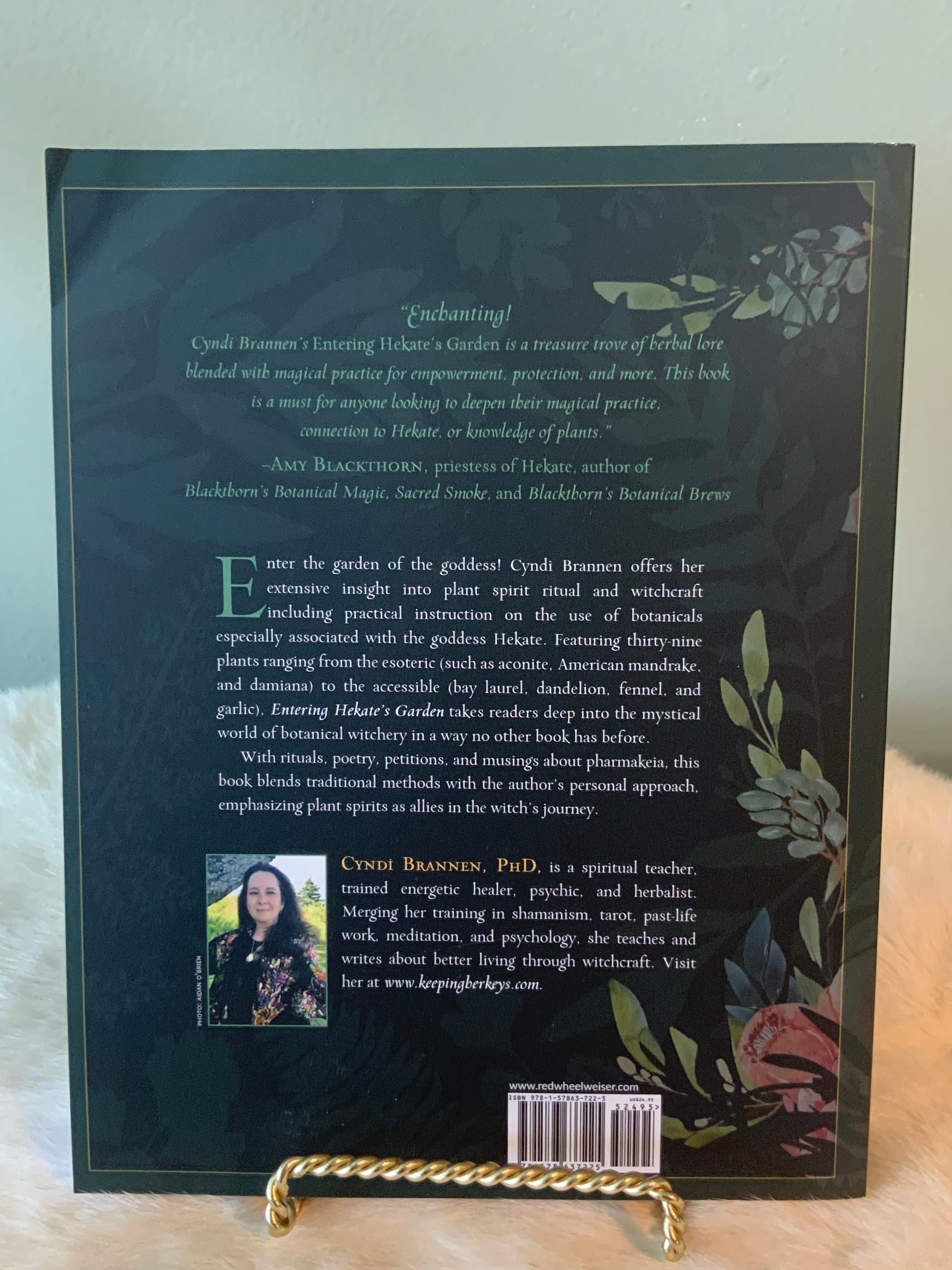 Entering Hekate's Garden